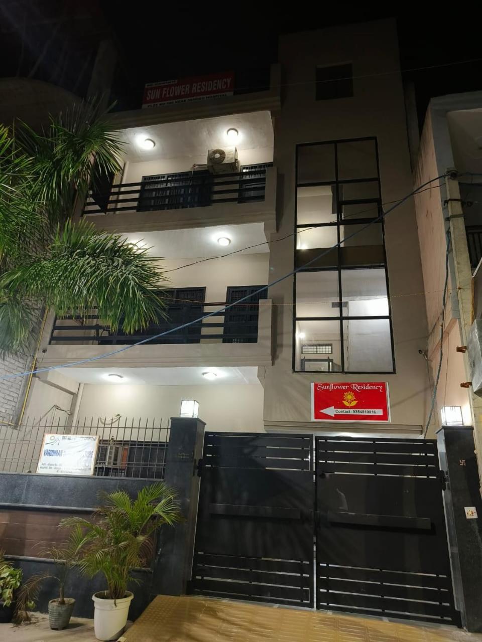 Play-Sunflower Omega-1 Couple Friendly Greater Noida Extérieur photo