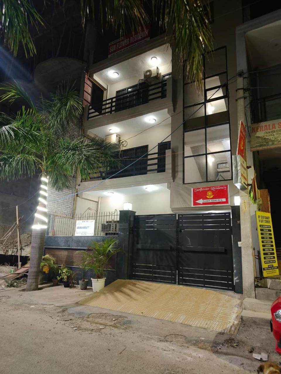 Play-Sunflower Omega-1 Couple Friendly Greater Noida Extérieur photo