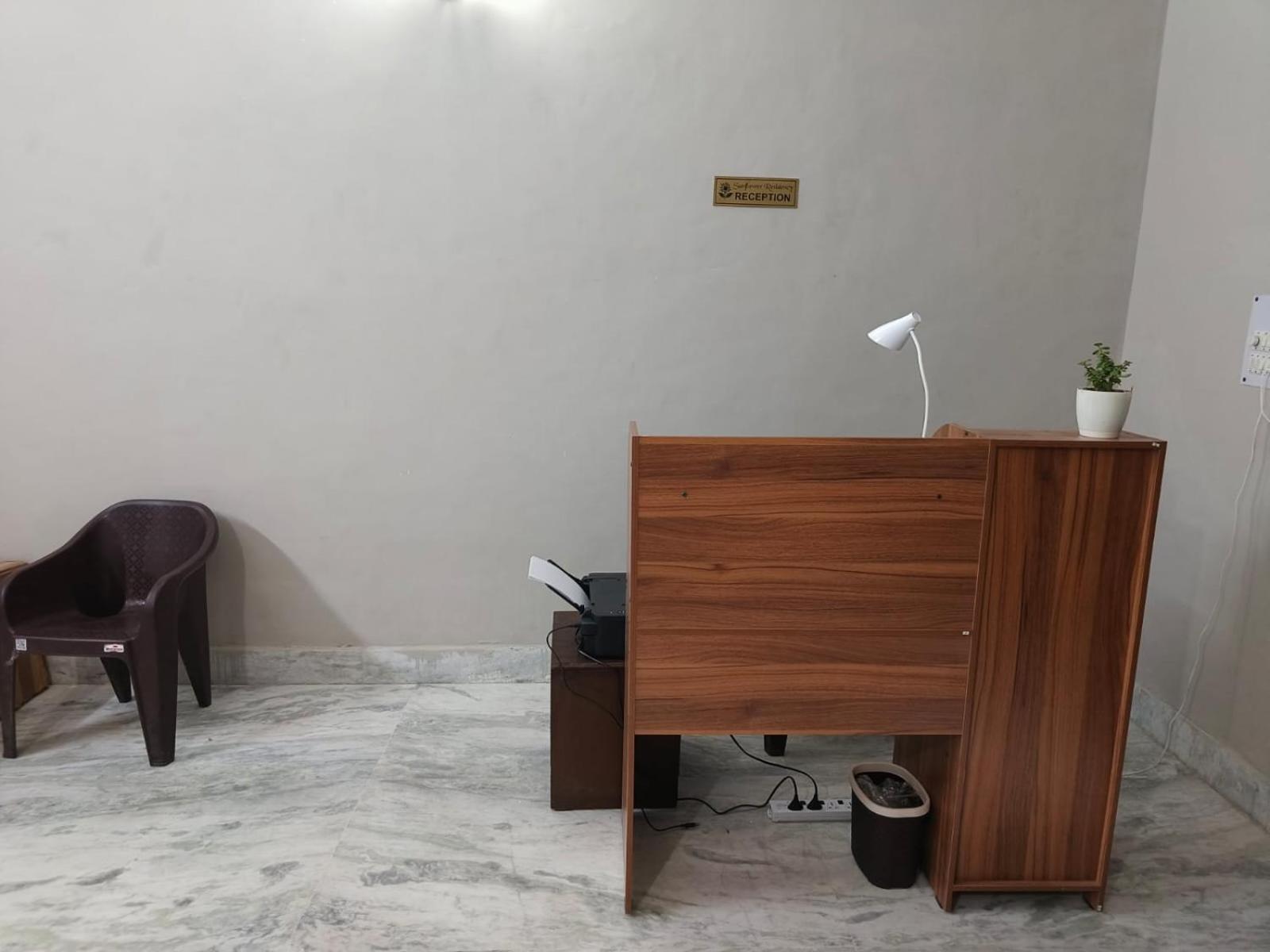 Play-Sunflower Omega-1 Couple Friendly Greater Noida Extérieur photo