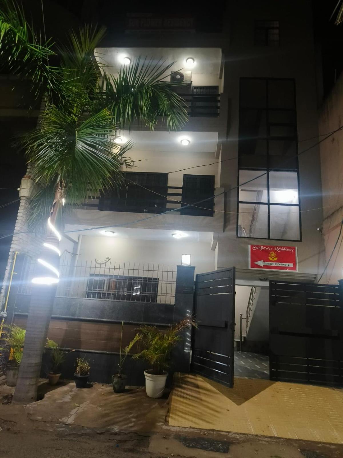 Play-Sunflower Omega-1 Couple Friendly Greater Noida Extérieur photo